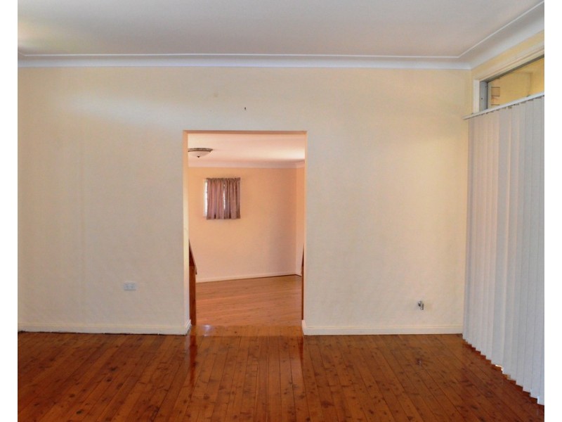 2A Macquarie Street, Centenary Heights QLD 4350