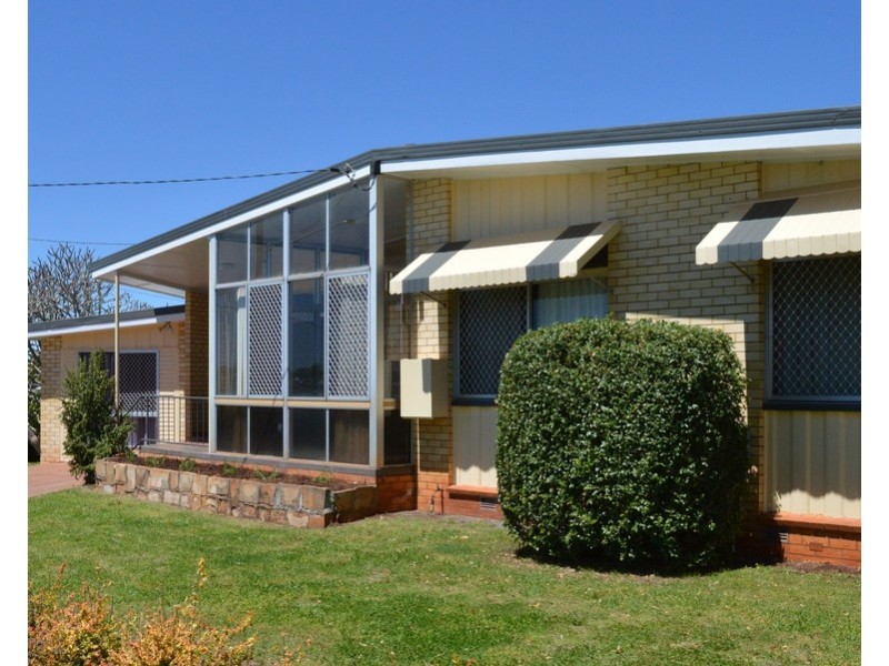 2A Macquarie Street, Centenary Heights QLD 4350