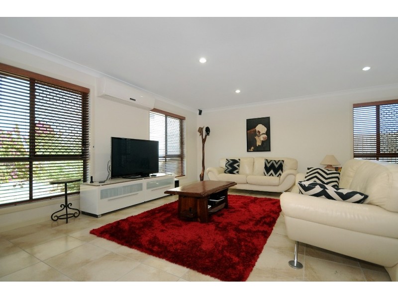 6 Campbell Drive, Highfields QLD 4352