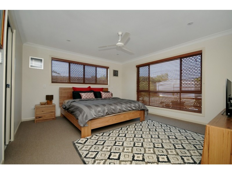 6 Campbell Drive, Highfields QLD 4352