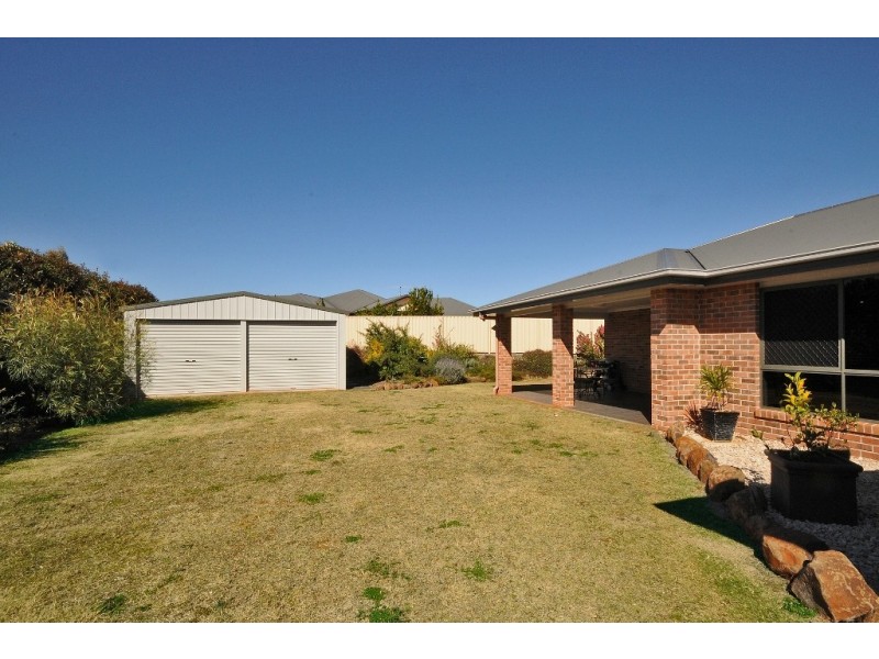 6 Campbell Drive, Highfields QLD 4352