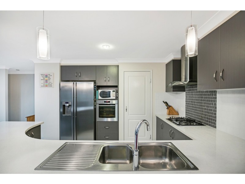 21 Settlers Drive, Gowrie Junction QLD 4352