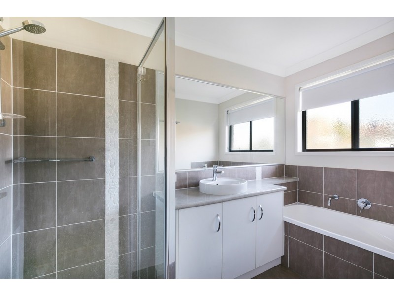 21 Settlers Drive, Gowrie Junction QLD 4352