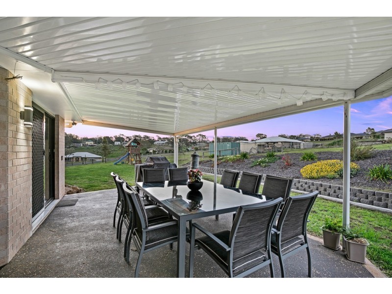 21 Settlers Drive, Gowrie Junction QLD 4352