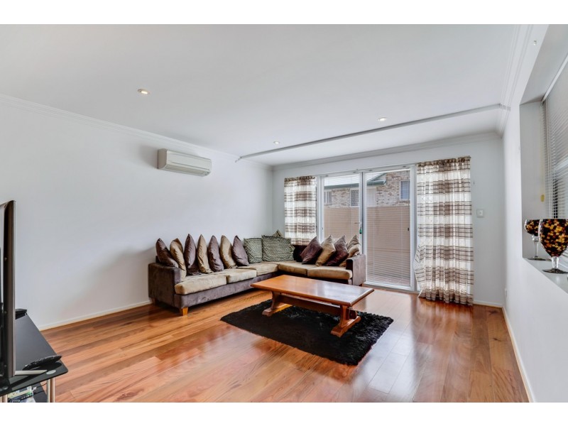 6/19B Gladstone Street, Newtown QLD 4350