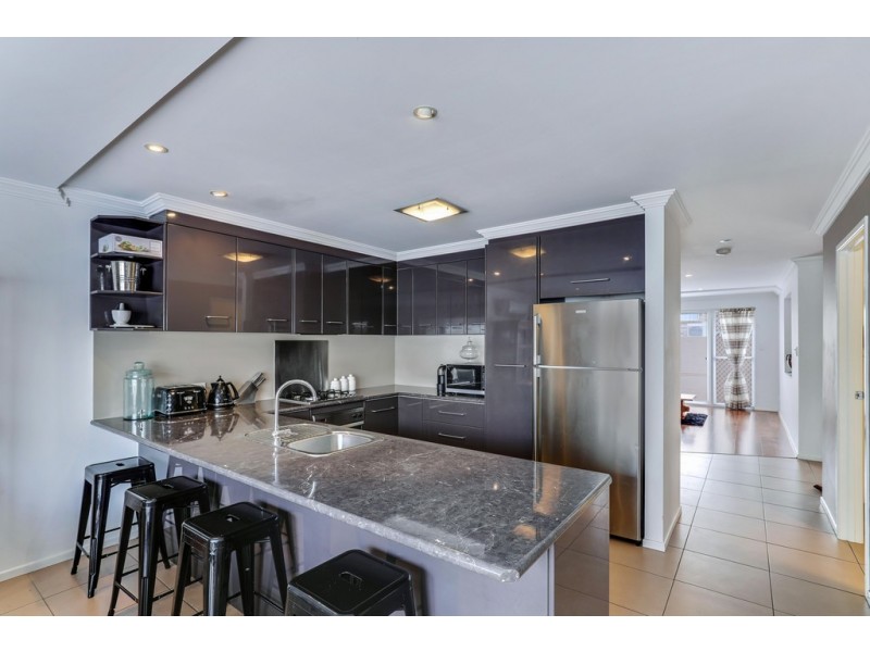 6/19B Gladstone Street, Newtown QLD 4350
