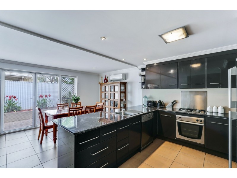 6/19B Gladstone Street, Newtown QLD 4350