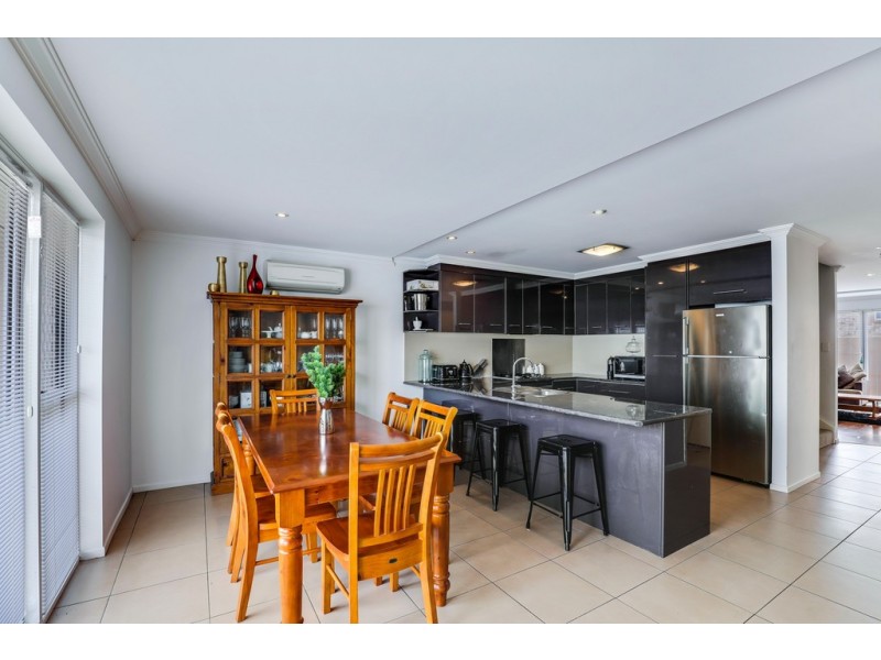 6/19B Gladstone Street, Newtown QLD 4350