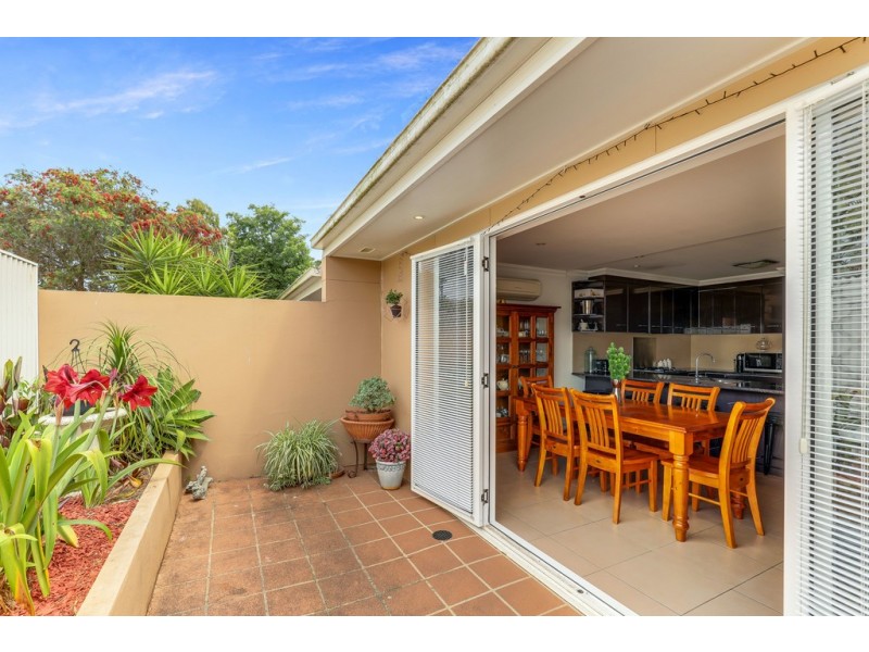 6/19B Gladstone Street, Newtown QLD 4350