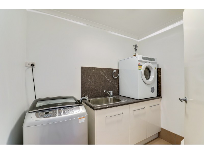 6/19B Gladstone Street, Newtown QLD 4350