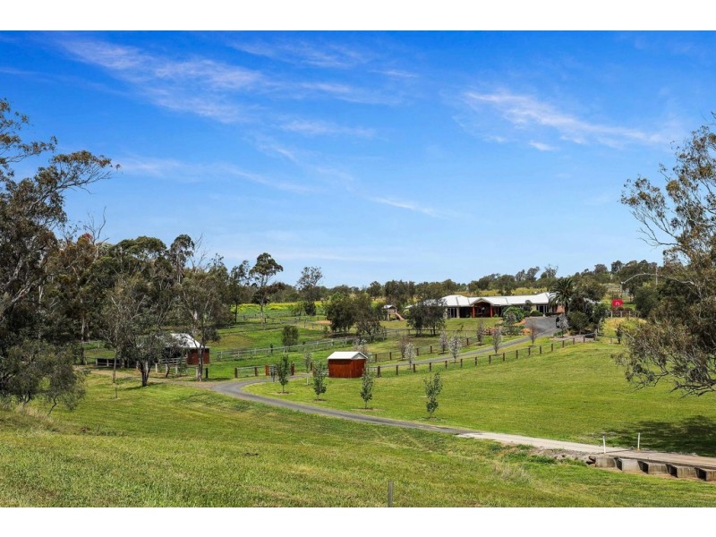 18 Smith Creek Road, Vale View QLD 4352