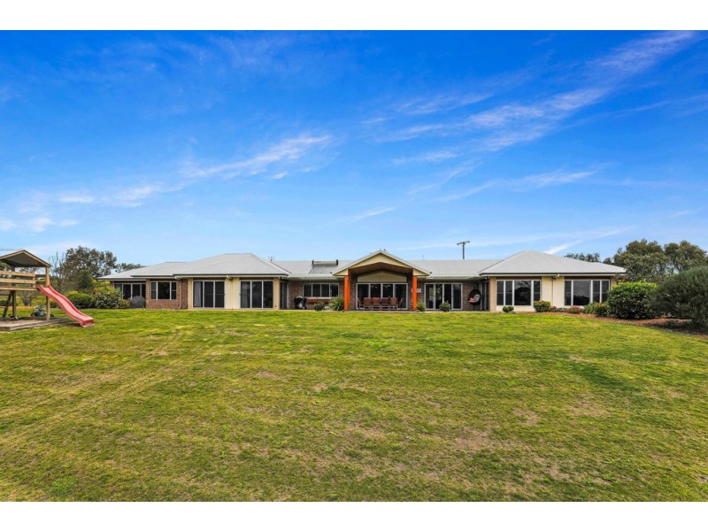 18 Smith Creek Road, Vale View QLD 4352