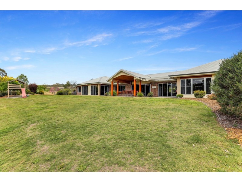 18 Smith Creek Road, Vale View QLD 4352