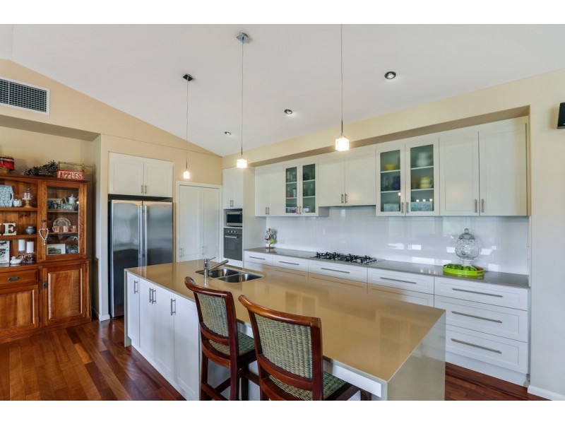 18 Smith Creek Road, Vale View QLD 4352