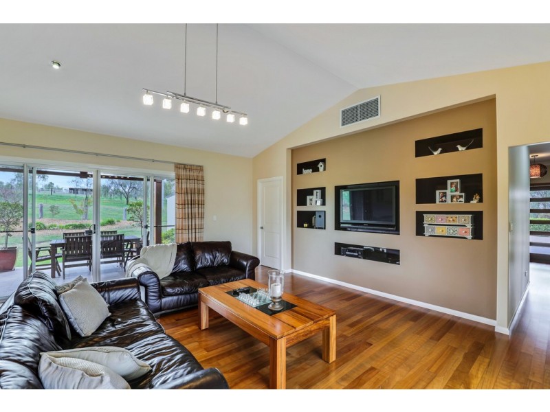 18 Smith Creek Road, Vale View QLD 4352