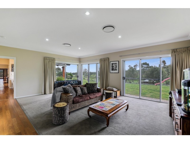 18 Smith Creek Road, Vale View QLD 4352