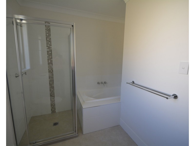 1/12 Carlin Street, Glenvale QLD 4350