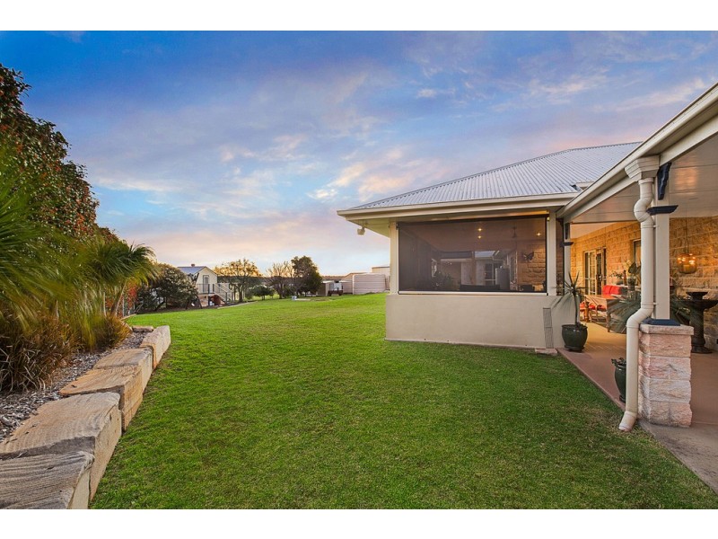 21 Holly Avenue, Highfields QLD 4352