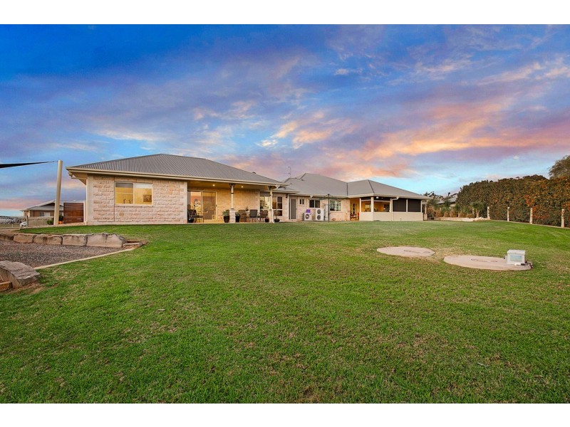 21 Holly Avenue, Highfields QLD 4352