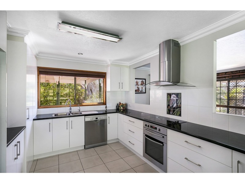 15 Hamblin Court, Mount Rascal QLD 4350
