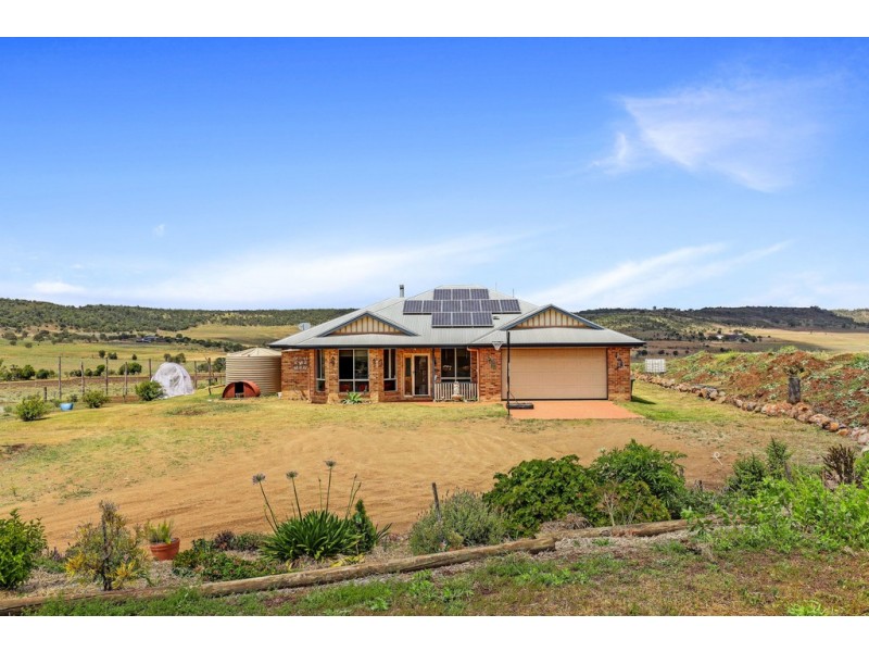 17 Reuchle Road, Glencoe QLD 4352