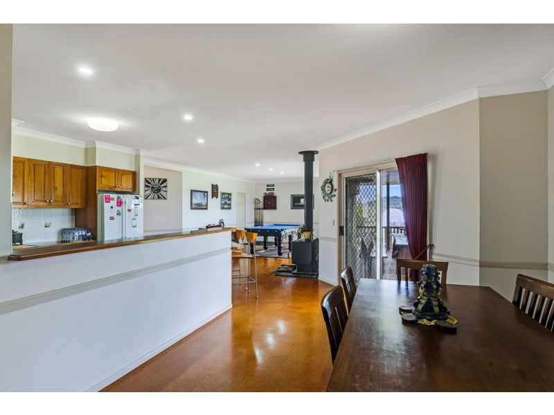 17 Reuchle Road, Glencoe QLD 4352