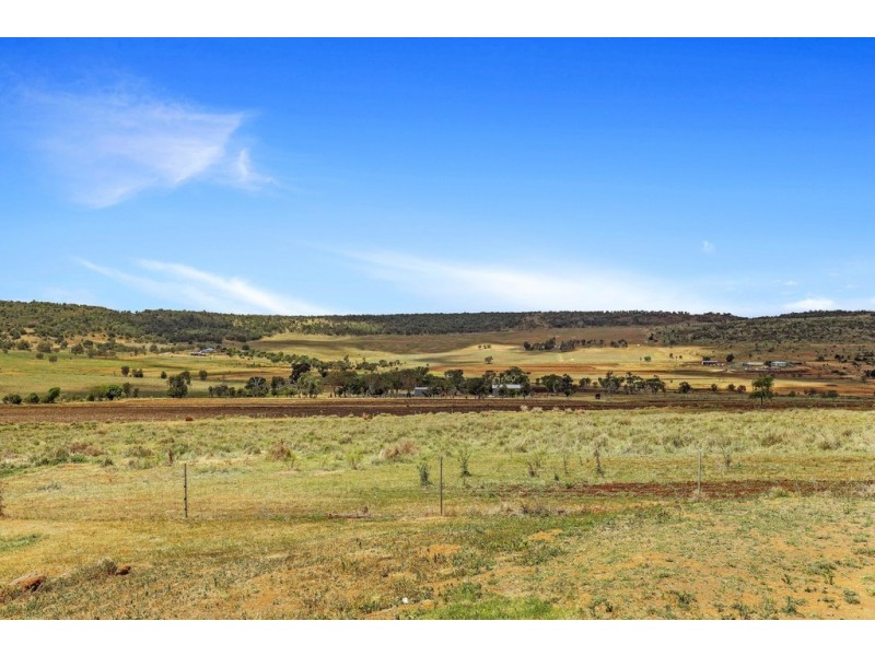 17 Reuchle Road, Glencoe QLD 4352