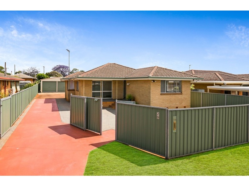 20 Matthews Street, Harristown QLD 4350