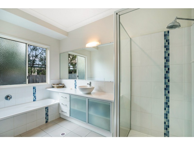 7 Holly Avenue, Highfields QLD 4352