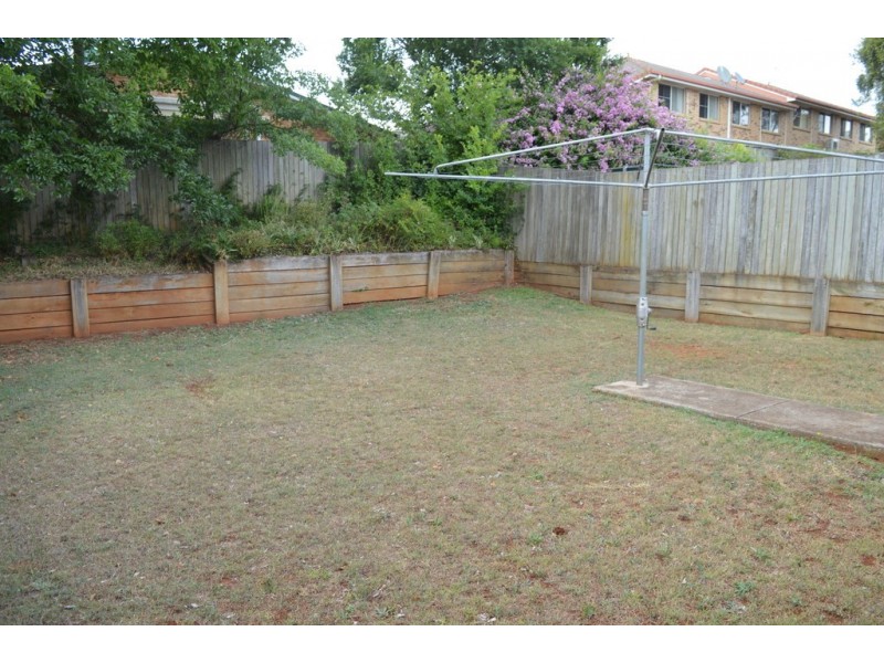 2/328 Spring Street, Kearneys Spring QLD 4350