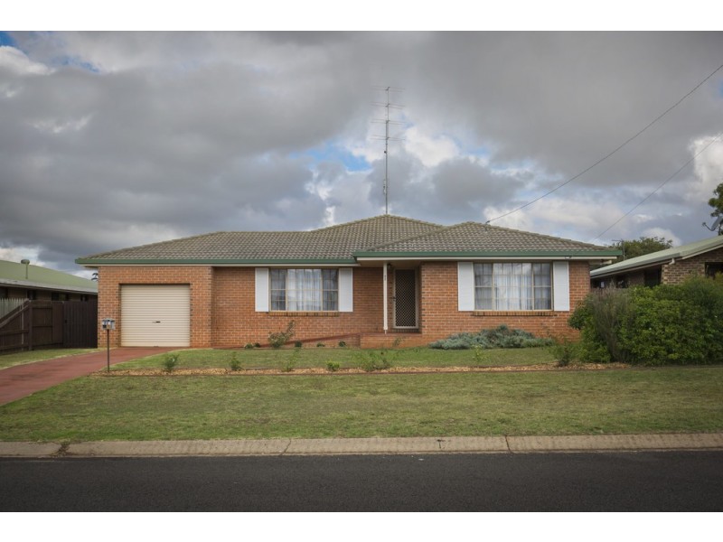 22 Arabian Street, Harristown QLD 4350