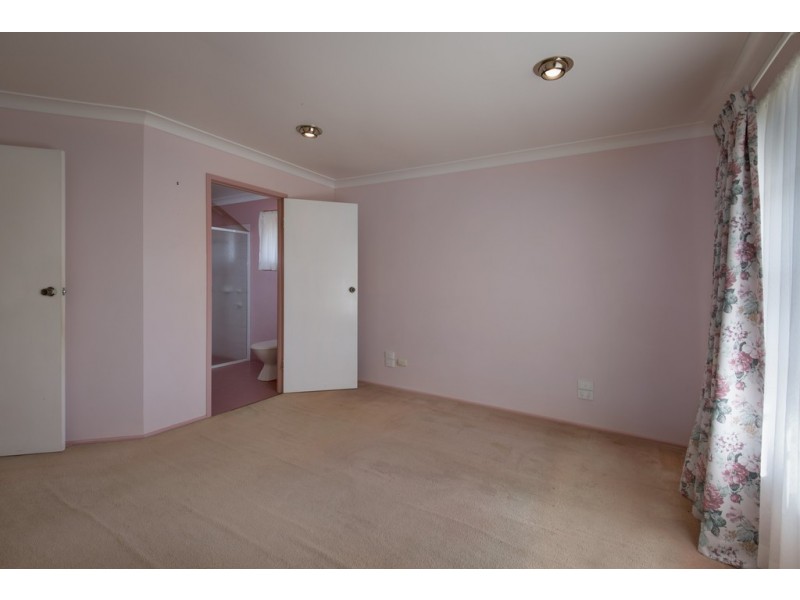 22 Arabian Street, Harristown QLD 4350