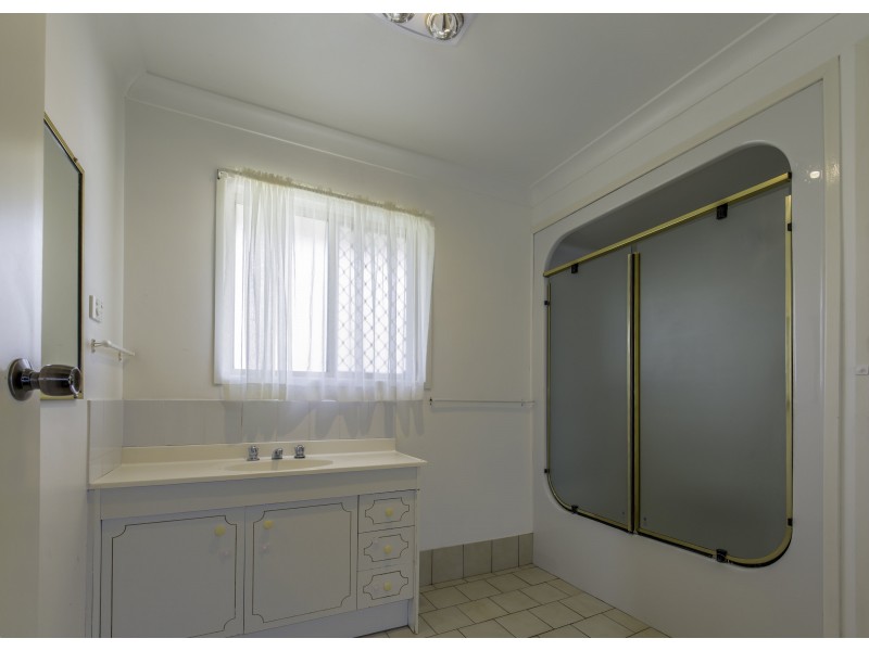 22 Arabian Street, Harristown QLD 4350