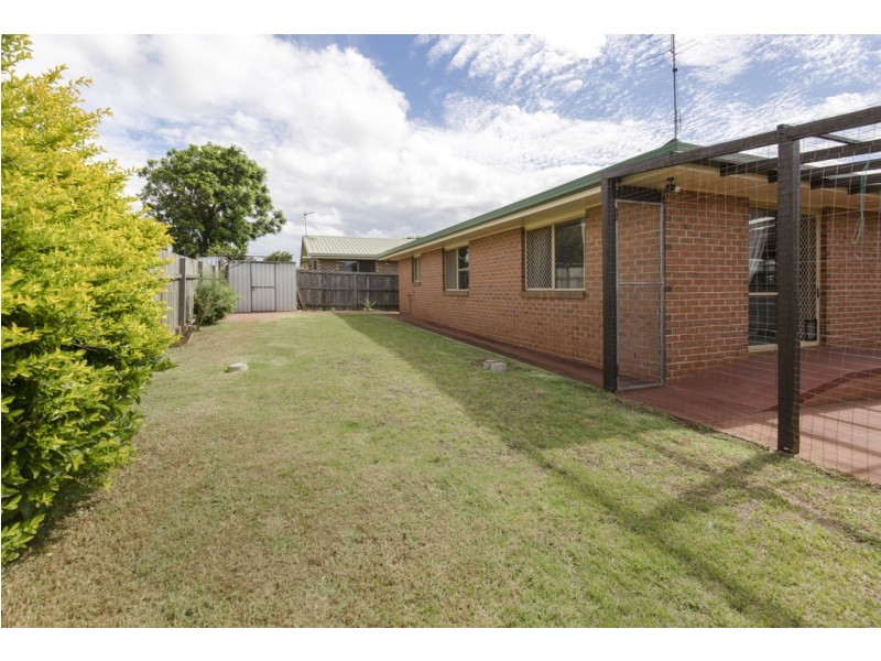 22 Arabian Street, Harristown QLD 4350