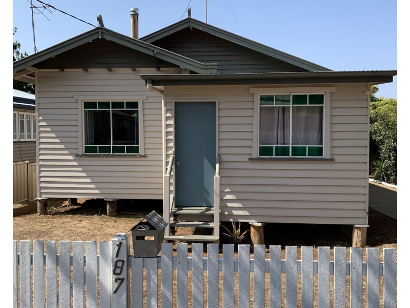 187 Russell Street, Newtown QLD 4350