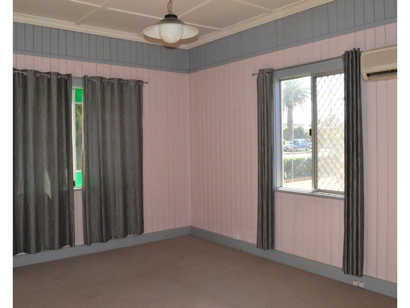 187 Russell Street, Newtown QLD 4350