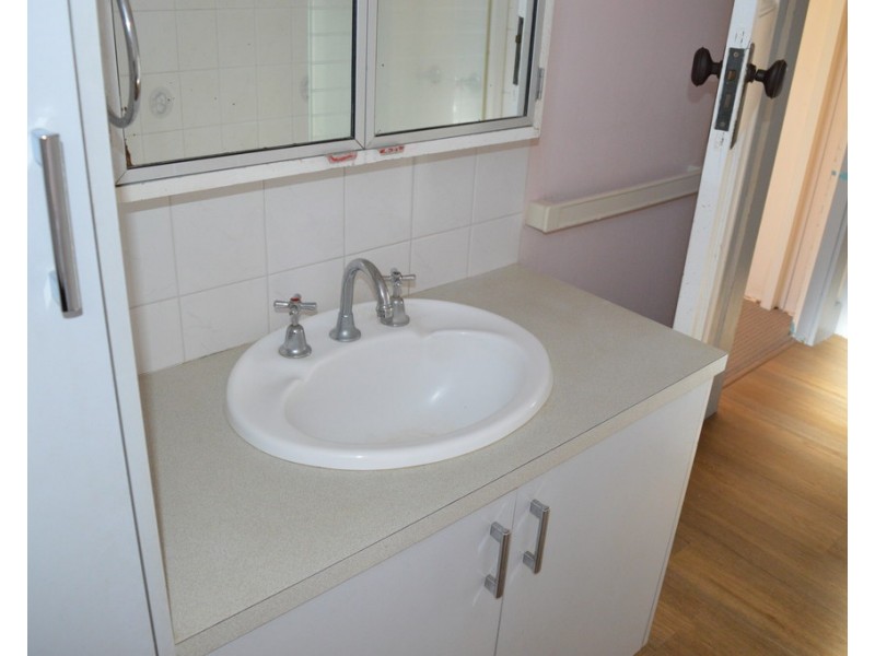 187 Russell Street, Newtown QLD 4350