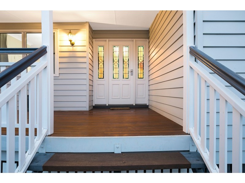 2 Saintly Place, Hodgson Vale QLD 4352