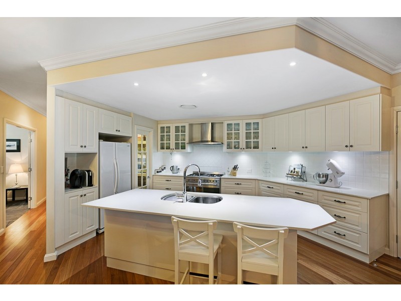 2 Saintly Place, Hodgson Vale QLD 4352