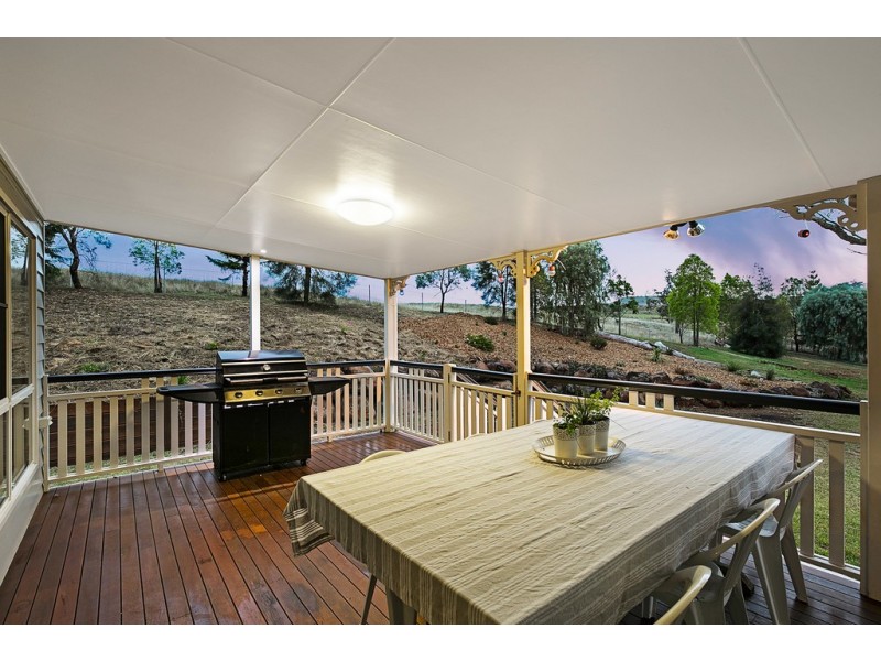 2 Saintly Place, Hodgson Vale QLD 4352