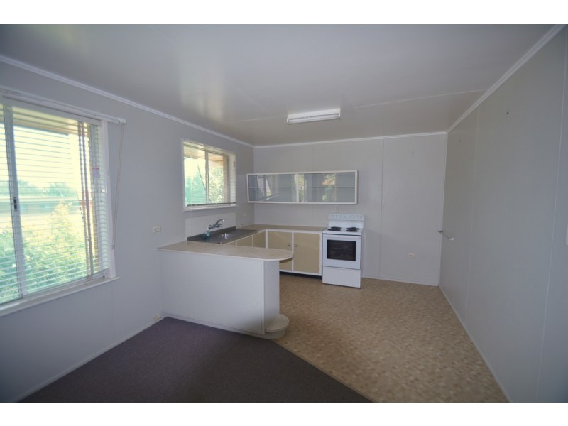 3/2 Leichney Street, South Toowoomba QLD 4350