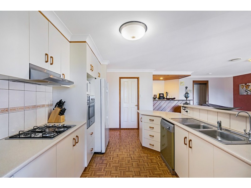 490 West Street, Kearneys Spring QLD 4350