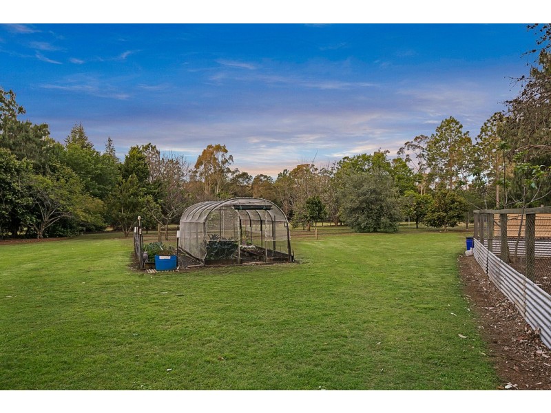 127 Robinson Road, Geham QLD 4352