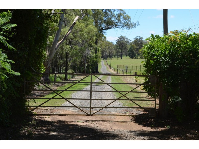 127 Robinson Road, Geham QLD 4352