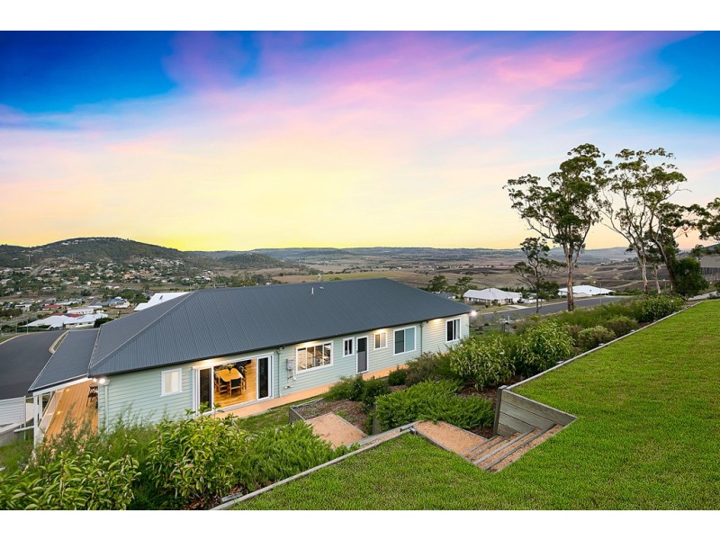 18 Manikato Drive, Hodgson Vale QLD 4352