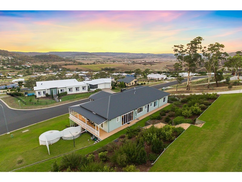 18 Manikato Drive, Hodgson Vale QLD 4352