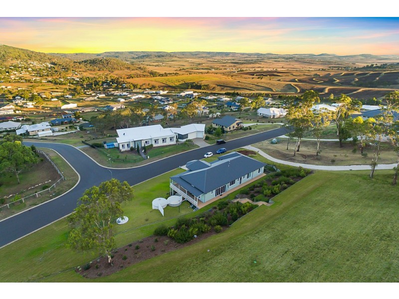 18 Manikato Drive, Hodgson Vale QLD 4352