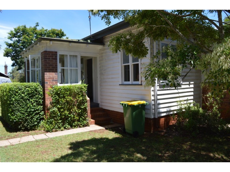 2/12 Kent Street, East Toowoomba QLD 4350