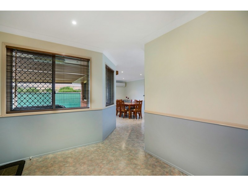 1 Malt Court, Kearneys Spring QLD 4350