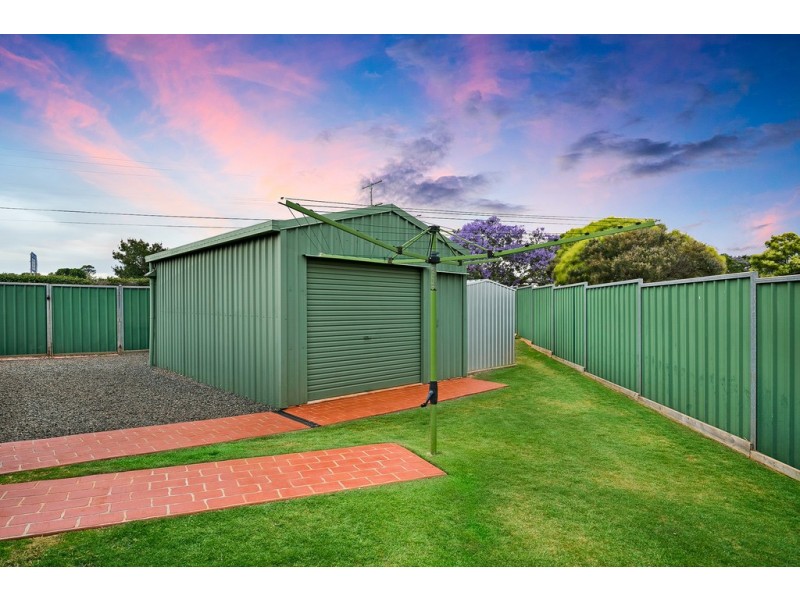 1 Malt Court, Kearneys Spring QLD 4350